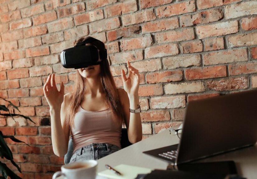 3d-vr-headset-simulation-simulator-tech-technology-1633010-pxhere.com
